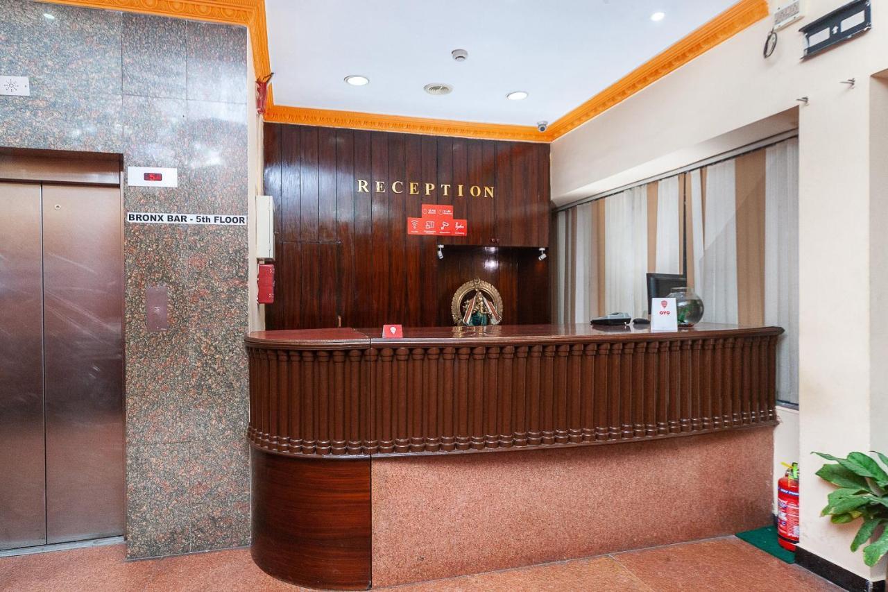 Hotel Manhattan Ченнаї Екстер'єр фото