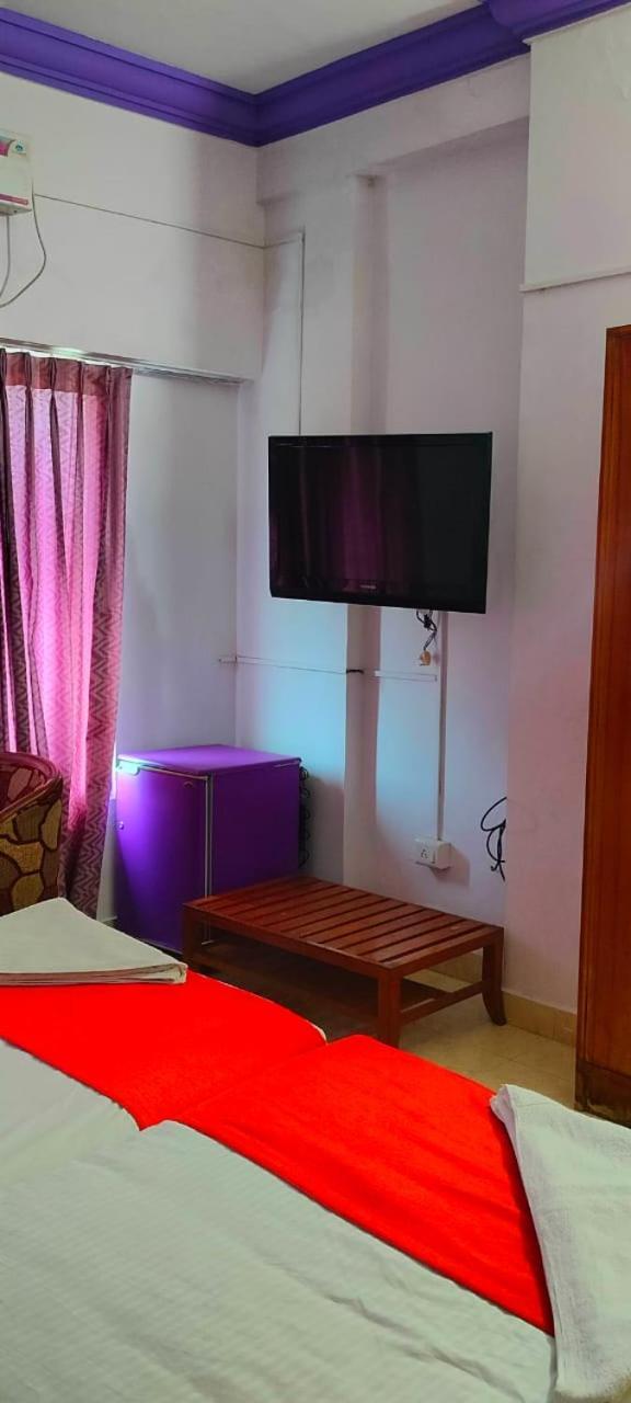 Hotel Manhattan Ченнаї Екстер'єр фото